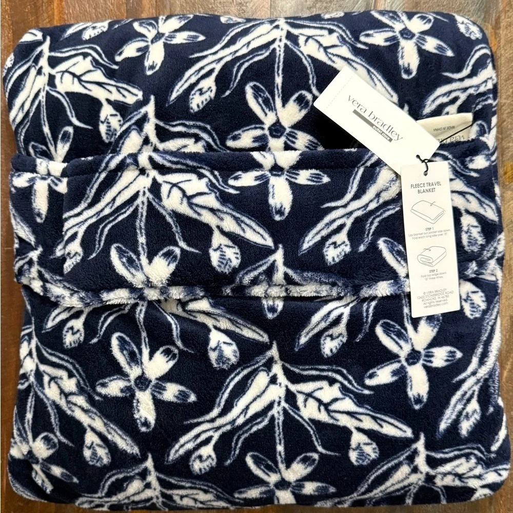 Vera Bradley Etched Floral Navy Fleece Travel Blanket  45x60 NWT